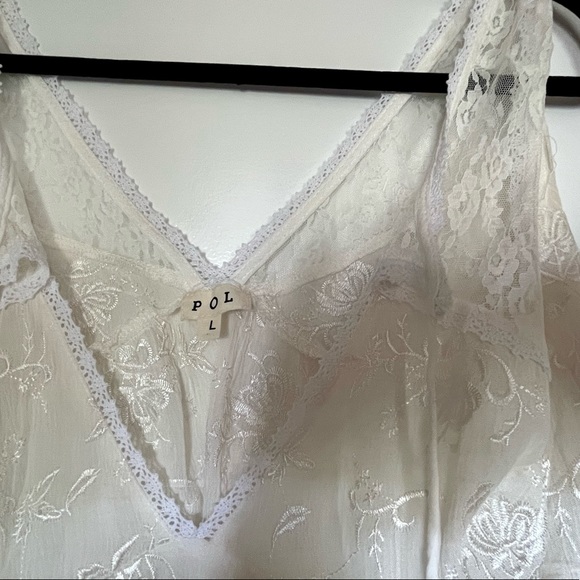 POL Lacey Floral Paneled V-Neck Blouse, L - Picture 3 of 3